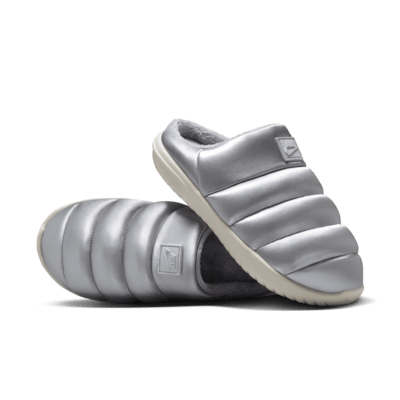 靴  SLIPPER Nike Burrow SE Women's Slippers. Nike JP